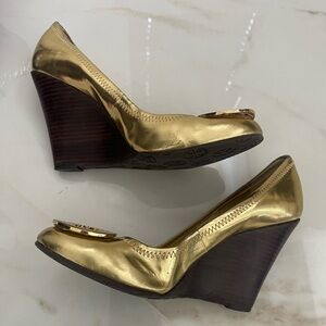 Tory Burch Gold wedges 7.5 M